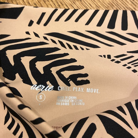 Aerie palm print Chill. Play. Move. Leggings - Picture 4 of 4